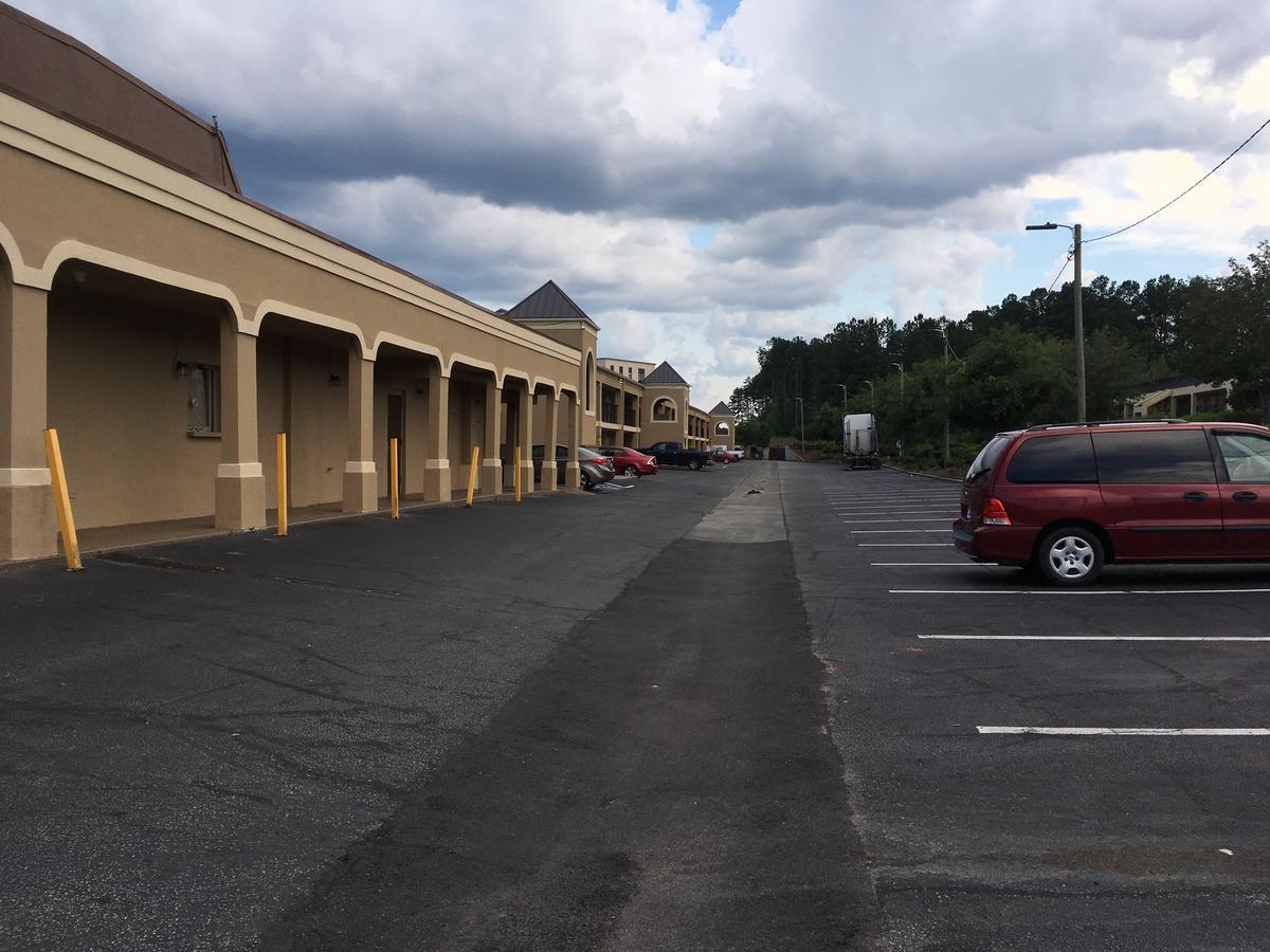 Super 8 By Wyndham Augusta Motel Exterior photo
